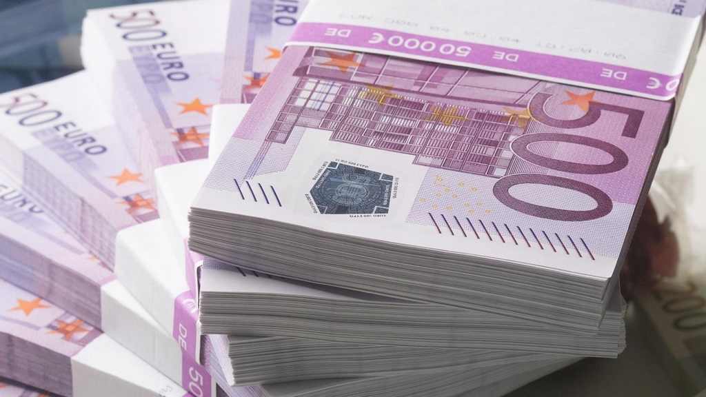 Mệnh giá tiền Euro được quy đổi sang tiền Việt là bao nhiêu?