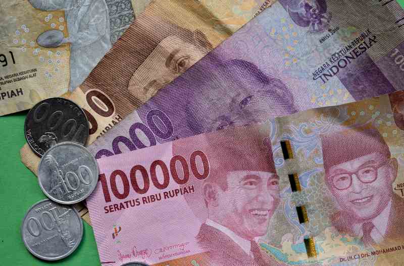 Quy đổi tiền tại các ngân hàng ở Indonesia.