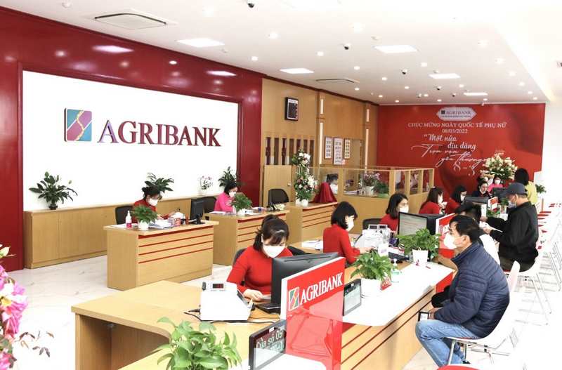 Mức phí chuyển tiền của Agribank có cao không?